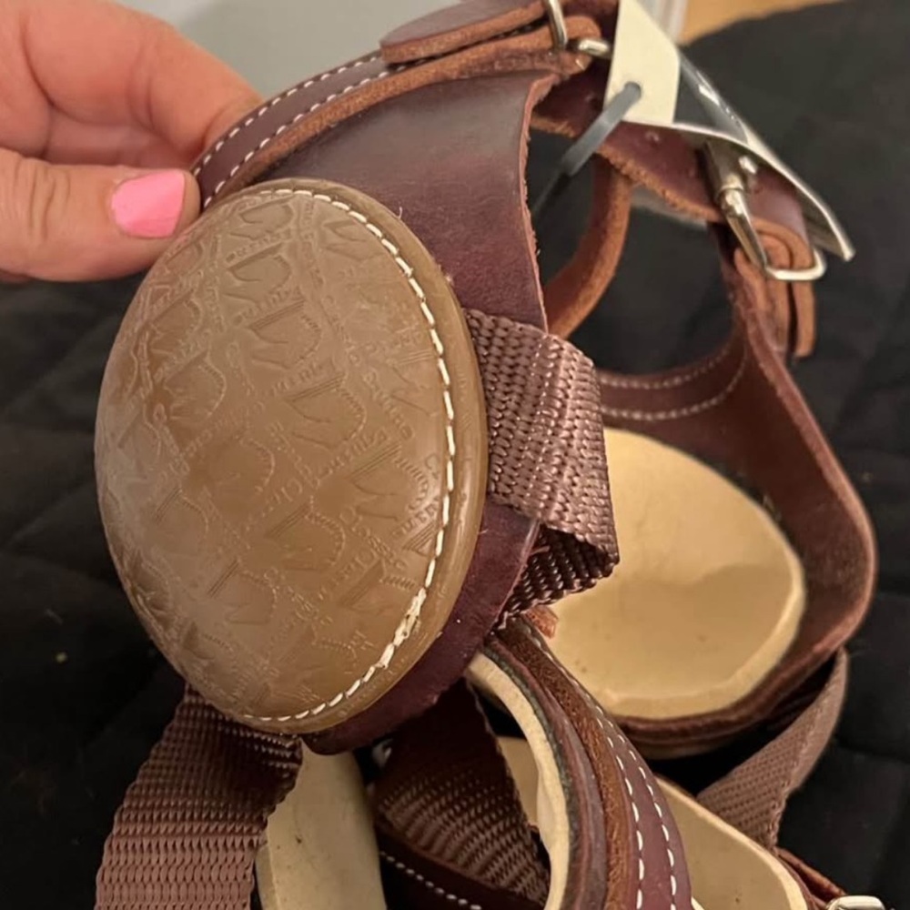Brand new with tags skid boots. Size medium